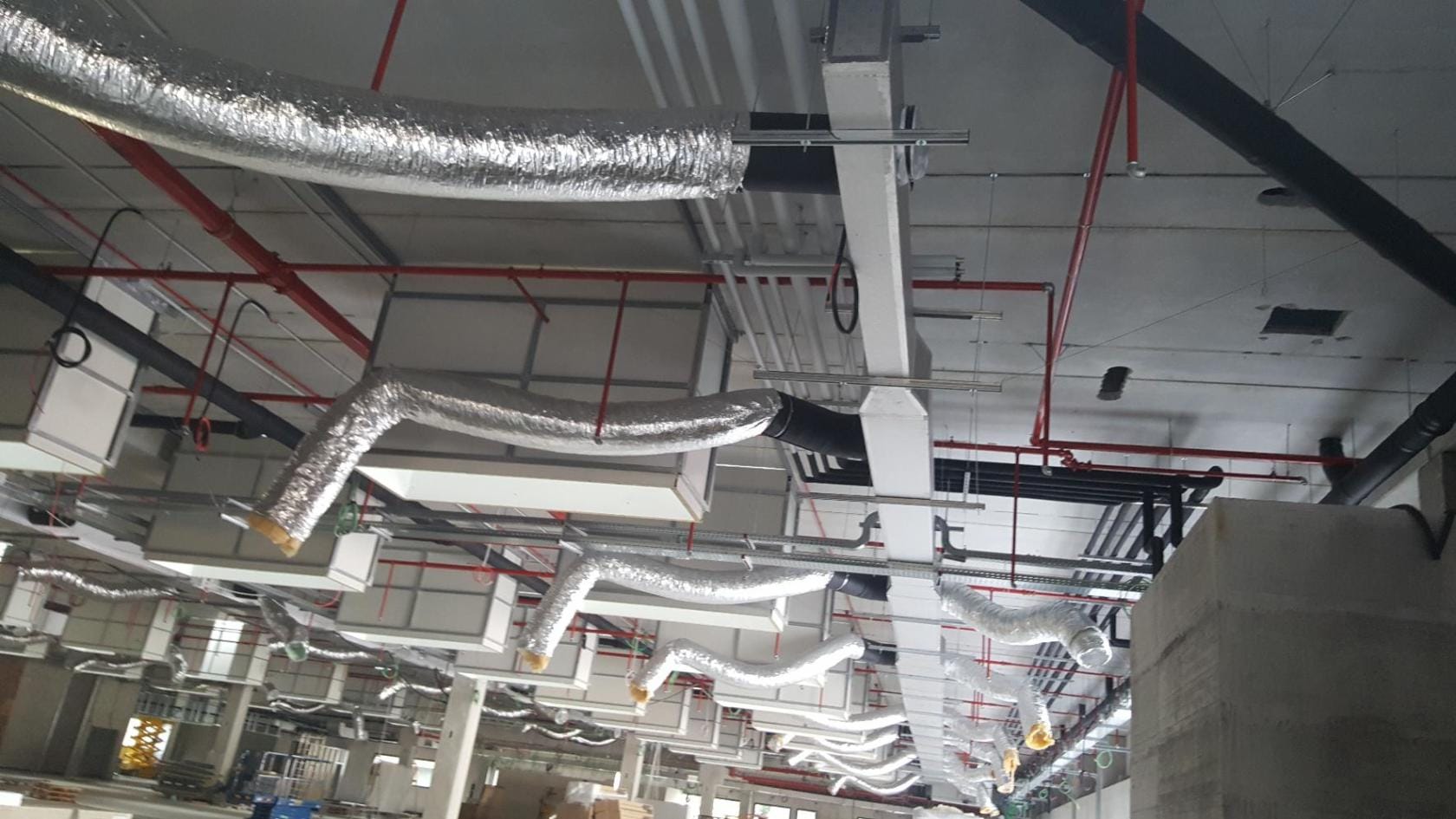 Rețea ventilație parcare cu tubulatură flexibilă