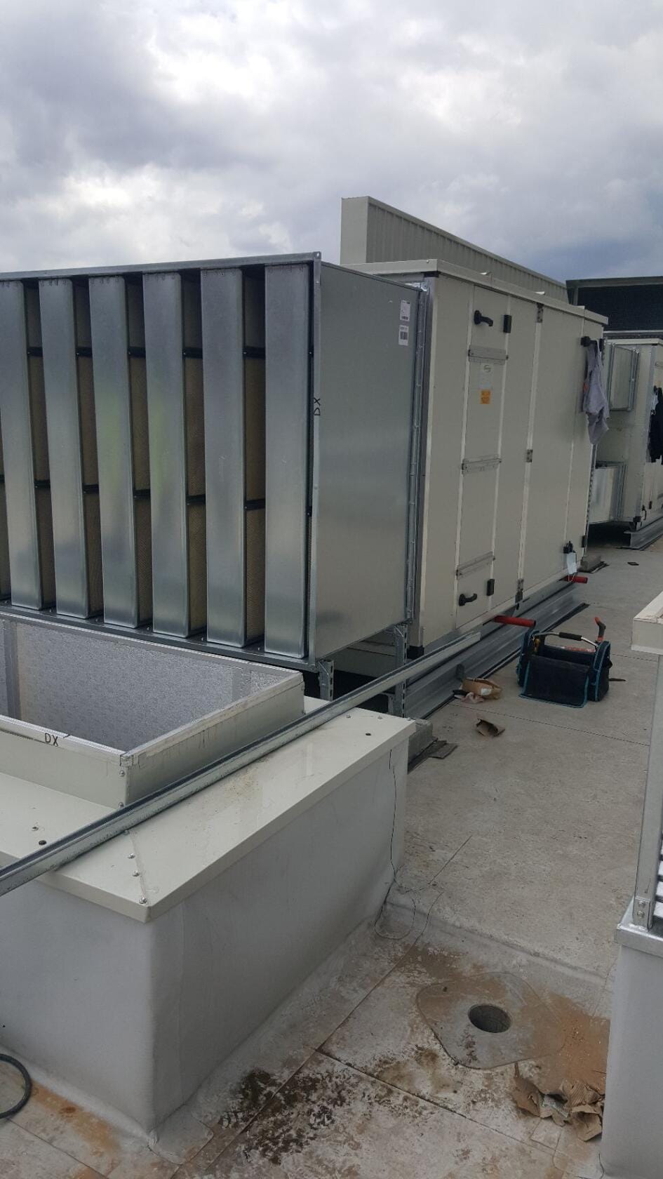 Unitate ventilare rooftop cu filtru