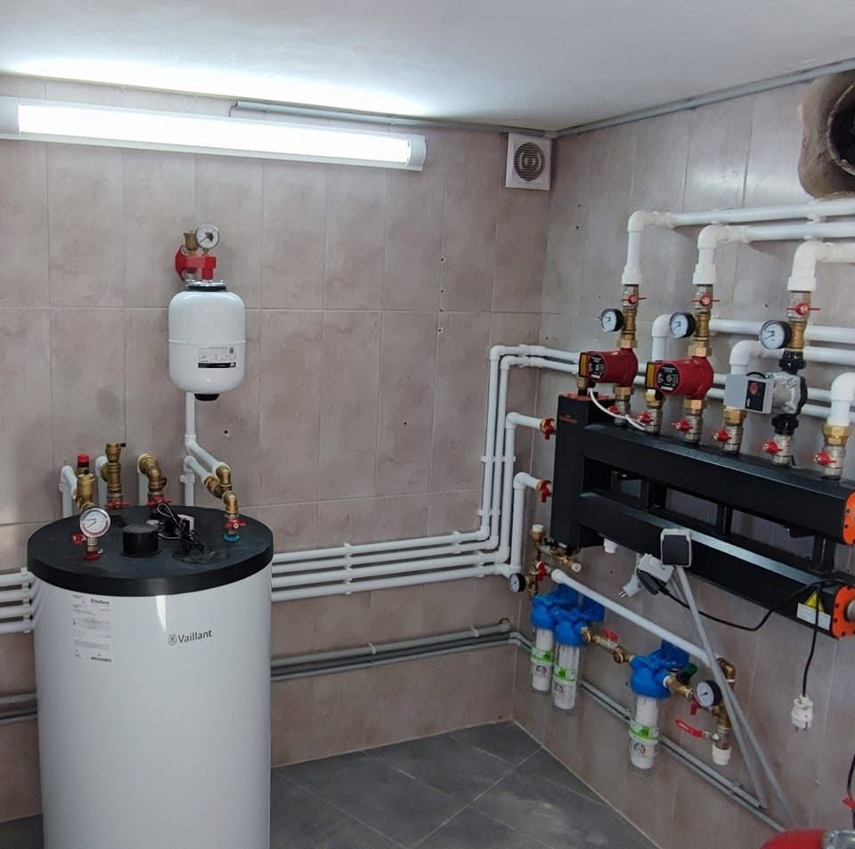 Cameră tehnică cu boiler Vaillant