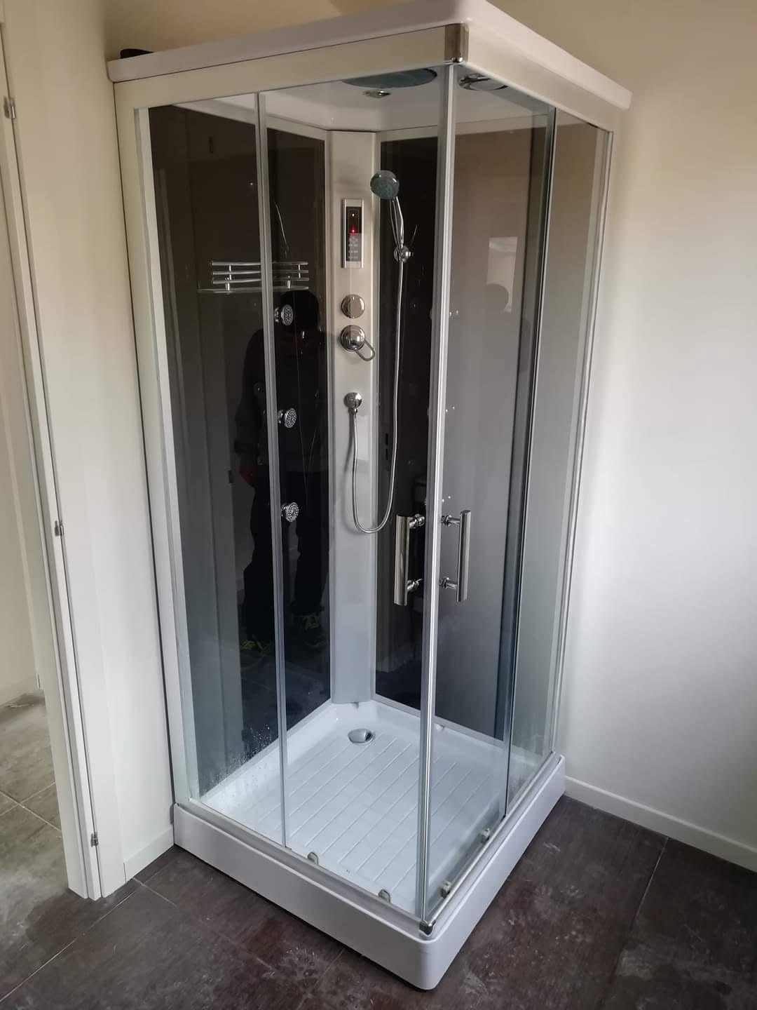 Cabină de duș montată
